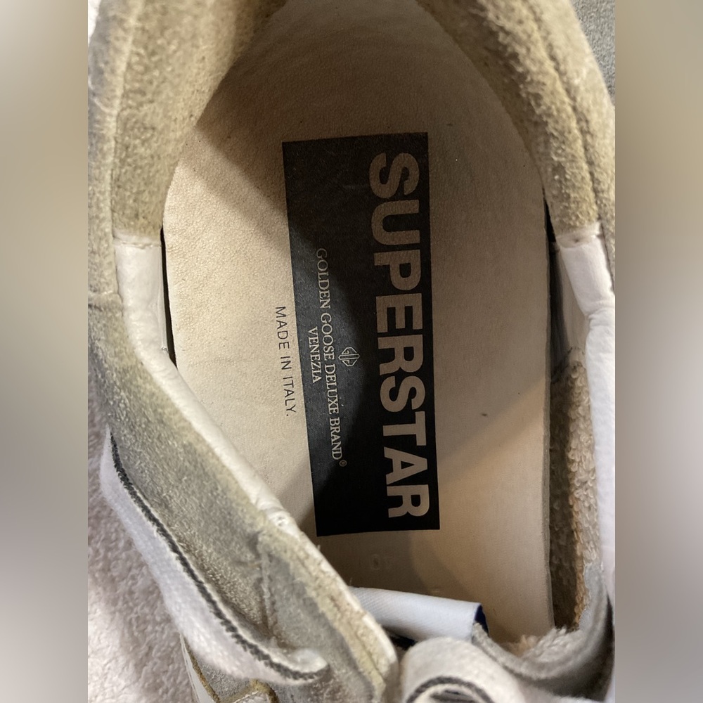 Golden Goose genuine leather Gray Men's Sneakers
Size:40 - Picture 3 of 10